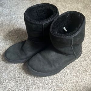 Black ugg boots